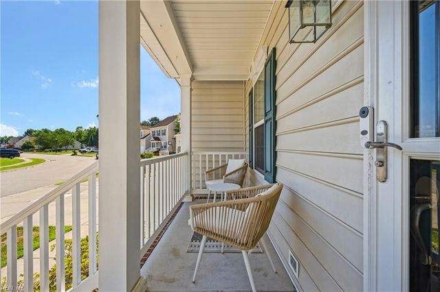 712 Creekwood DR, Chesapeake, VA 23323