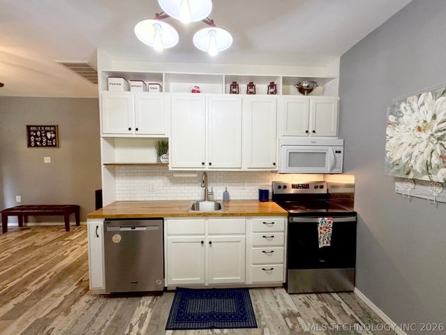 20005 Hwy 80, Hulbert, OK 74441