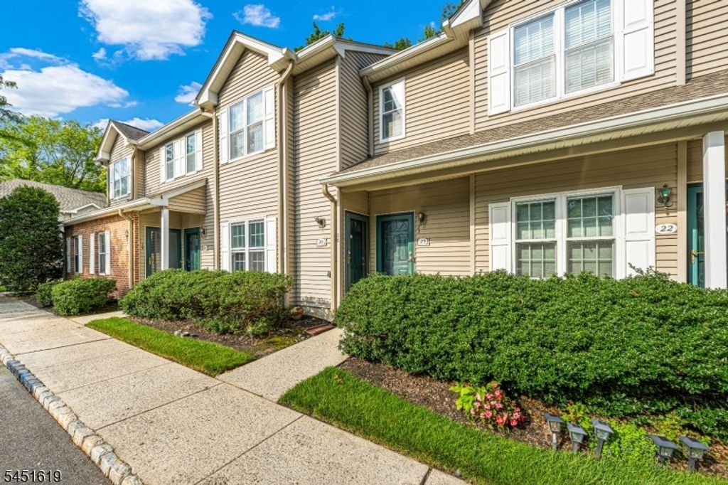 20 Mulford Ct, Roseland Boro, NJ 07068 — exterior