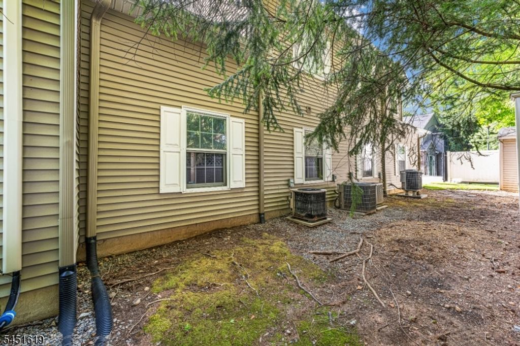 20 Mulford Ct, Roseland Boro, NJ 07068 — photo 3