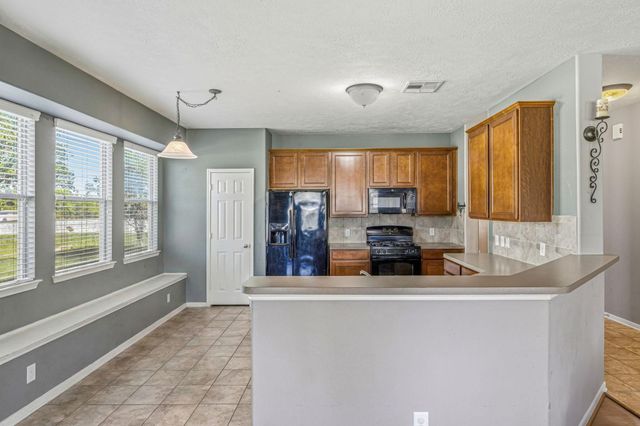 5002 Creekside Avenue, Baytown, TX 77523