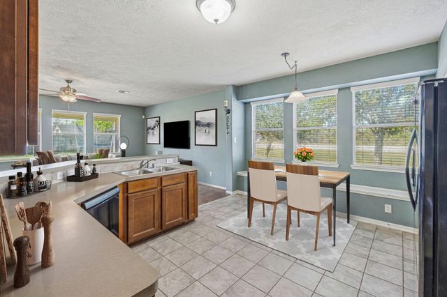 5002 Creekside Avenue, Baytown, TX 77523