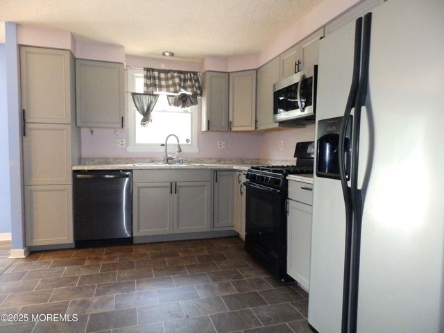2548 Holly Hill Road, Manchester, NJ 08759