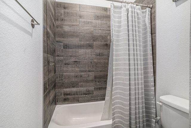 1824 Royal Lake Drive, Grand Prairie, TX 75052