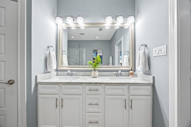 1010 Shepherd Oaks Drive, Houston, TX 77018