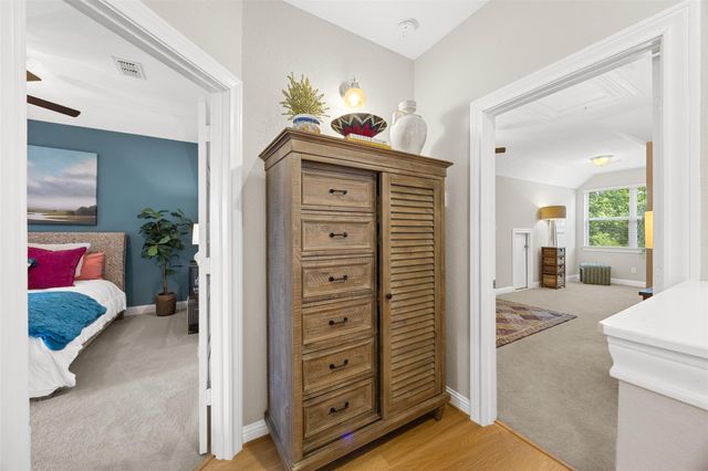 1010 Shepherd Oaks Drive, Houston, TX 77018