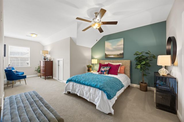 1010 Shepherd Oaks Drive, Houston, TX 77018