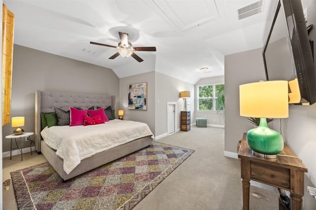 1010 Shepherd Oaks Drive, Houston, TX 77018