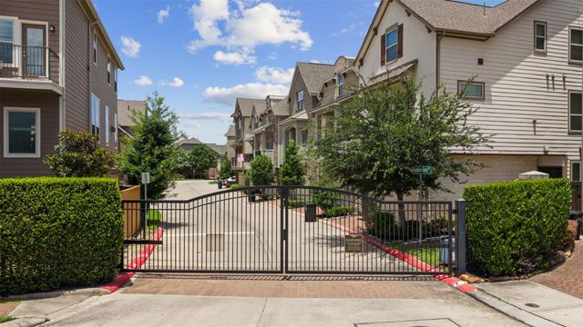 1010 Shepherd Oaks Drive, Houston, TX 77018