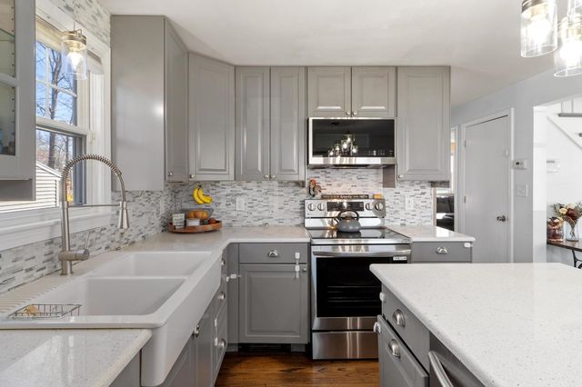 78 Norcross Street, Manchester, NH 03109