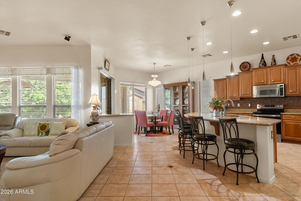 4708 E SOURWOOD Drive, Gilbert, AZ 85298 — photo 2