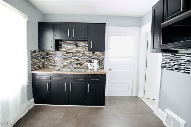 3336 W 90th Street, Cleveland, OH 44102