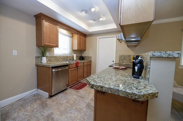 3417 John Lee Ln, Modesto, CA 95350