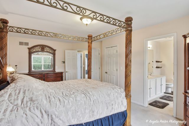 283 Spring Lake Drive, Round Lake, IL 60073