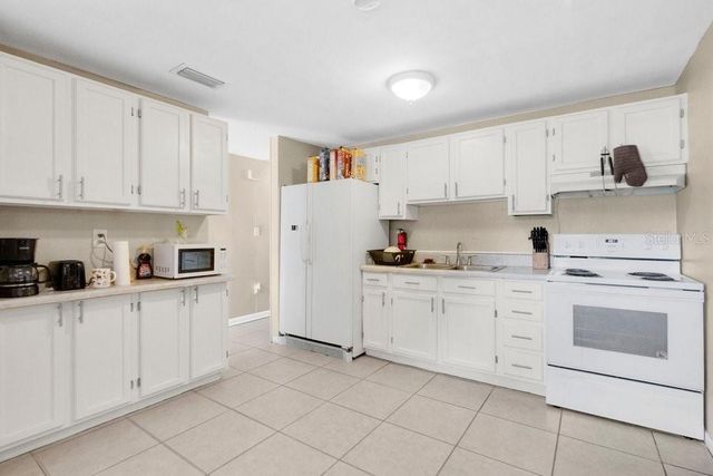218 DENNIS AVENUE, Winter Haven, FL 33880