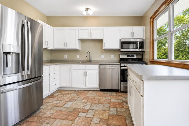 7205 W 141st Place, Cedar Lake, IN 46303