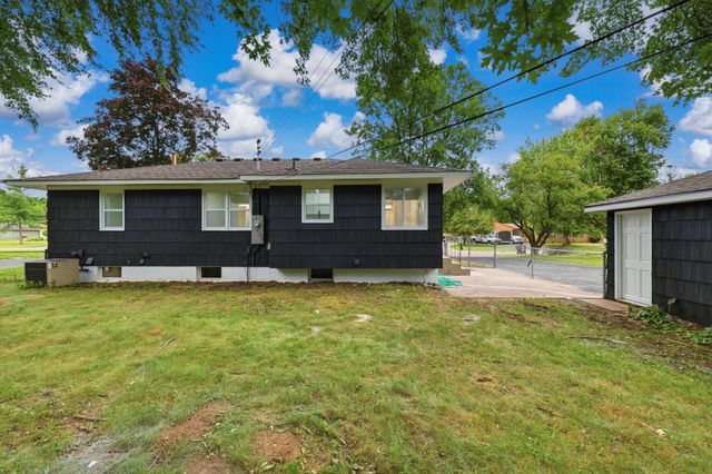 6717 65th Avenue N, Brooklyn Park, MN 55428