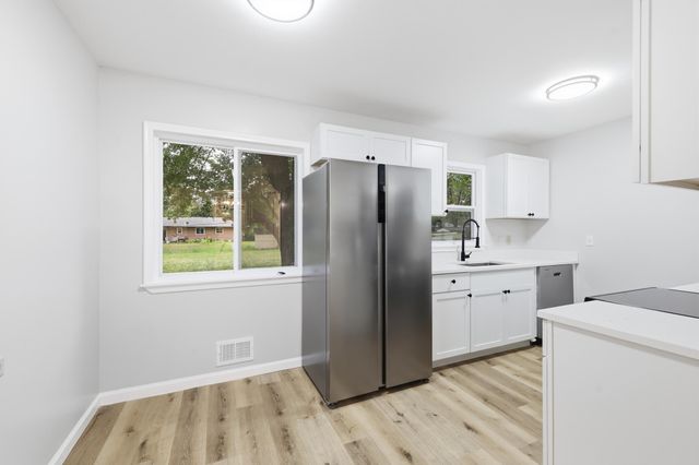 6717 65th Avenue N, Brooklyn Park, MN 55428
