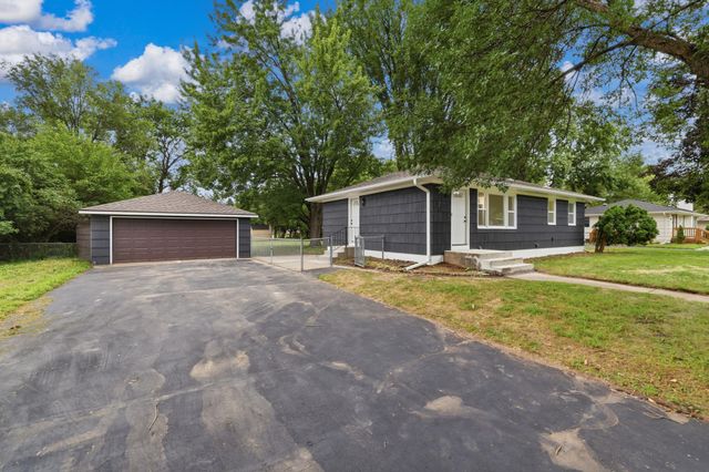 6717 65th Avenue N, Brooklyn Park, MN 55428