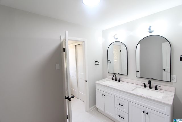 816 ROCKINGHAM ROAD, Birmingham, AL 35235