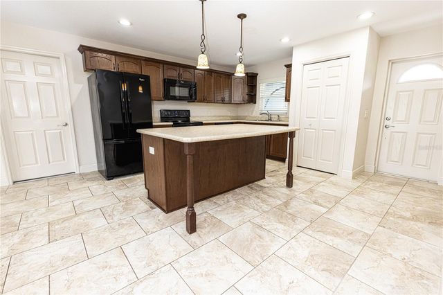 2057 E C 462, Wildwood, FL 34785