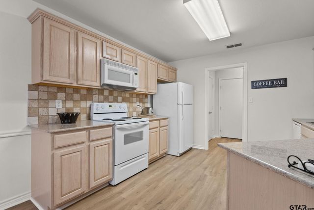 1521 Rice Rd #J-104, Tyler, TX 75703