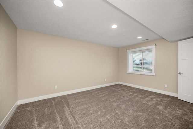 1602 S Canyon Woods Ln, Spokane, WA 99224