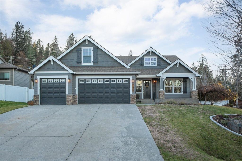 1602 S Canyon Woods Ln, Spokane, WA 99224