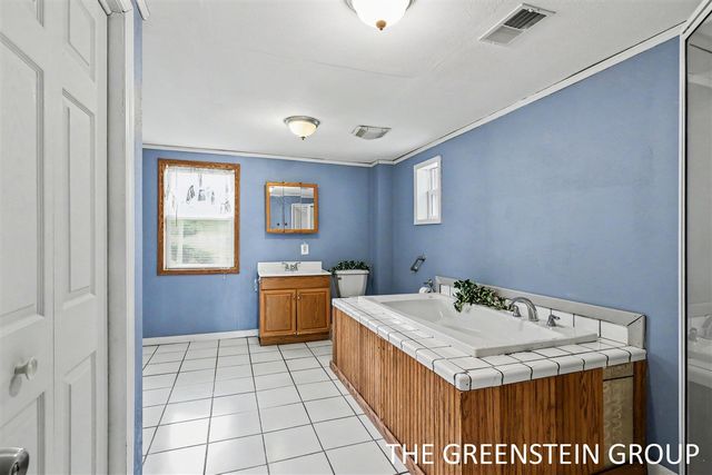2541 Day Avenue, Grand Rapids, MI 49544