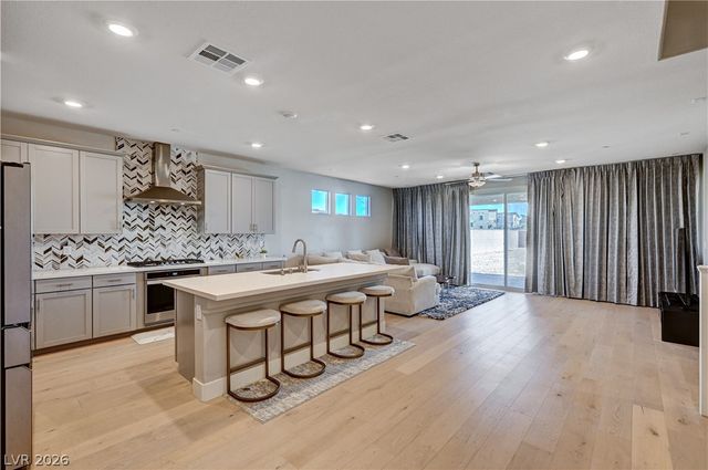 7572 Mount Spokane Court, Las Vegas, NV 89113