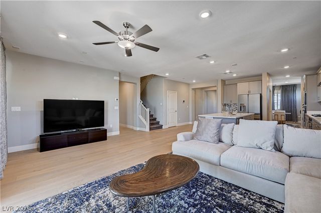 7572 Mount Spokane Court, Las Vegas, NV 89113