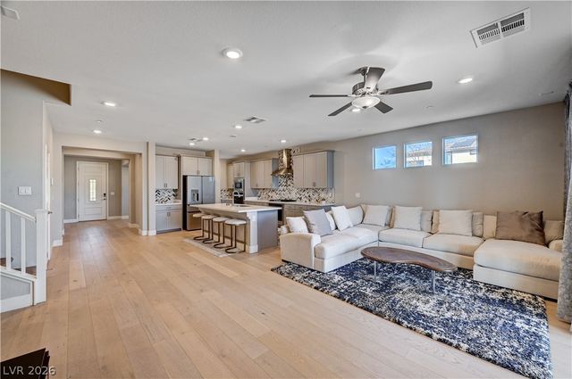 7572 Mount Spokane Court, Las Vegas, NV 89113