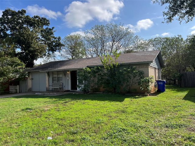 518 Stonewall Drive, Euless, TX 76039