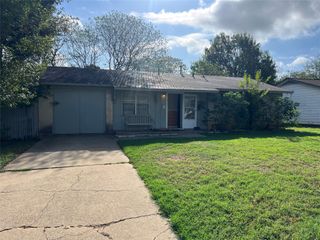 518 Stonewall Drive, Euless, TX 76039