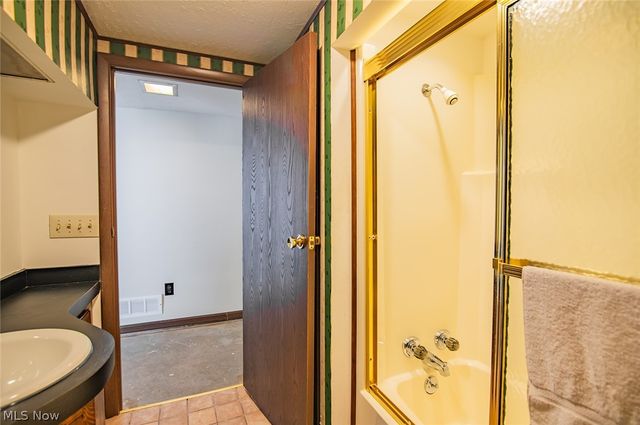 135 Cranberry Street, Washington, WV 26181
