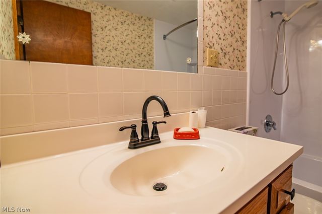 135 Cranberry Street, Washington, WV 26181