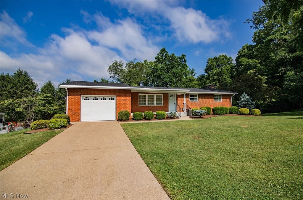135 Cranberry Street, Washington, WV 26181