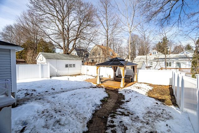 21 Porter St, Leominster, MA 01453