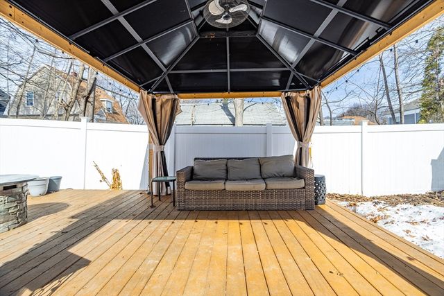 21 Porter St, Leominster, MA 01453