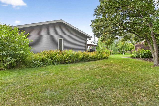 750 WANDA AVENUE, Neenah, WI 54956
