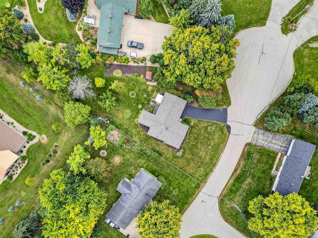 750 WANDA AVENUE, Neenah, WI 54956