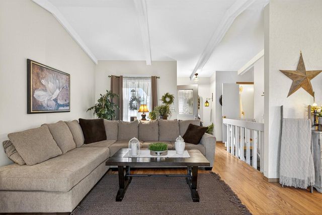 750 WANDA AVENUE, Neenah, WI 54956