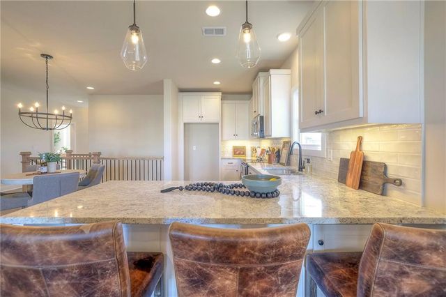17079 W 168th Place, Olathe, KS 66062