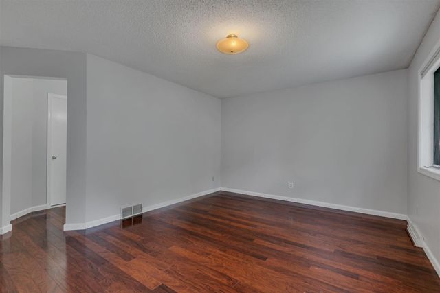 1403 33rd Avenue N 23, Saint Cloud, MN 56303