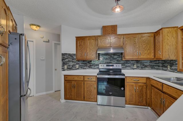 1403 33rd Avenue N 23, Saint Cloud, MN 56303