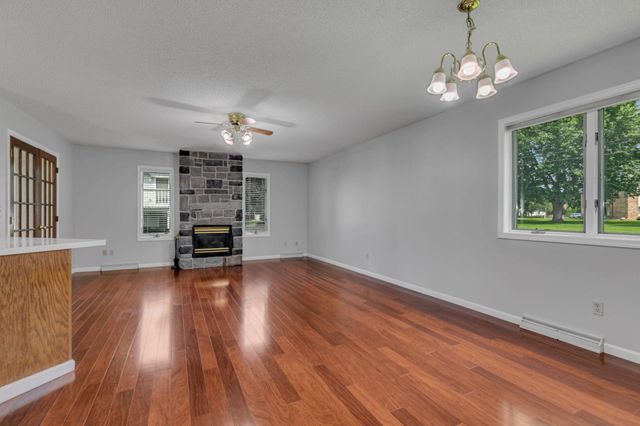 1403 33rd Avenue N 23, Saint Cloud, MN 56303