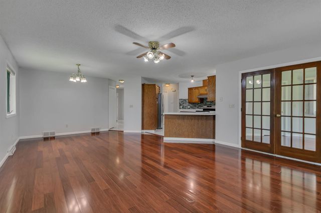 1403 33rd Avenue N 23, Saint Cloud, MN 56303