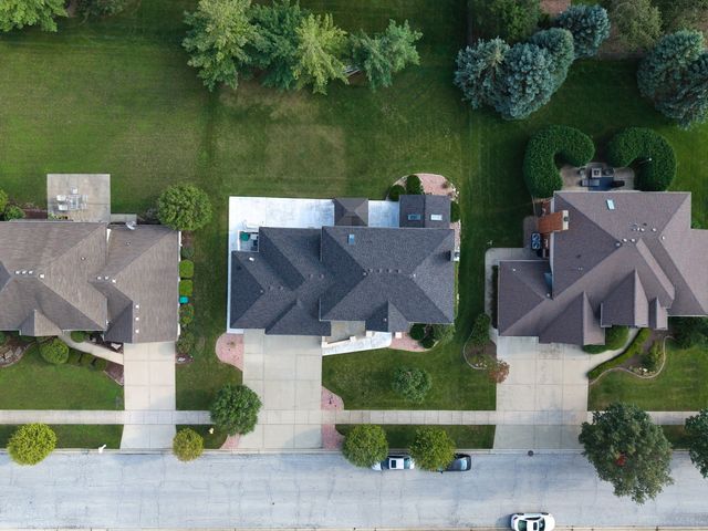 10433 Amber Lane, Orland Park, IL 60467