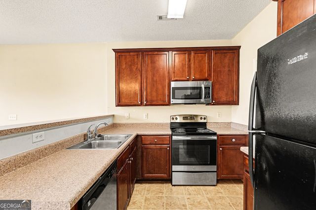 7676 Rutgers Circle, Fairburn, GA 30213