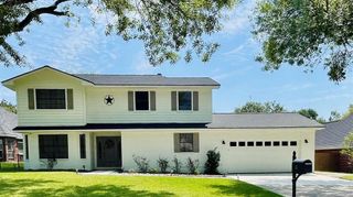 155 April Waters Drive N, Conroe, TX 77356